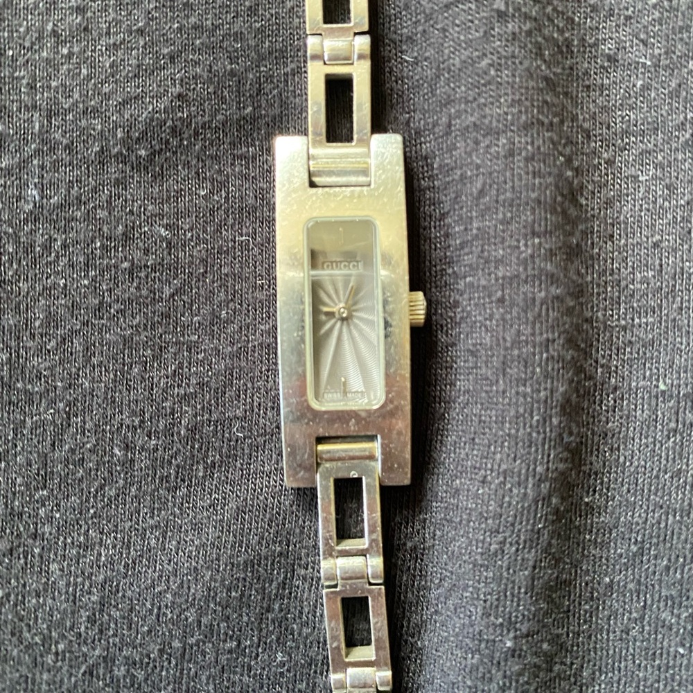 Gucci chain link watch